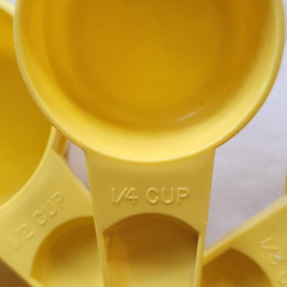 Vintage Yellow Plastic Measuring Cup Set For Baking & Cooking  Includes 1/4 1/3 - Picture 2 of 4